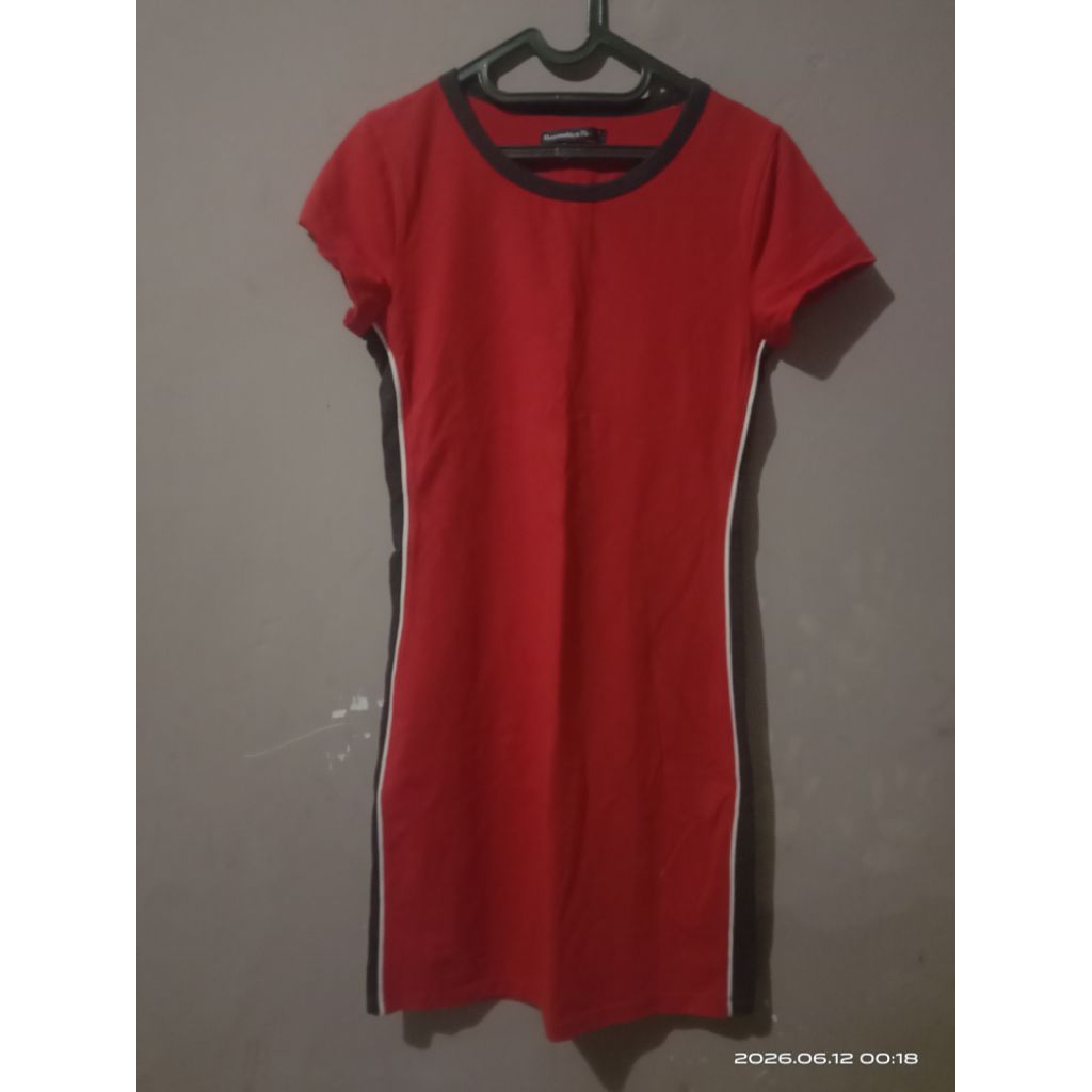 Dress Abercrombie merah tua