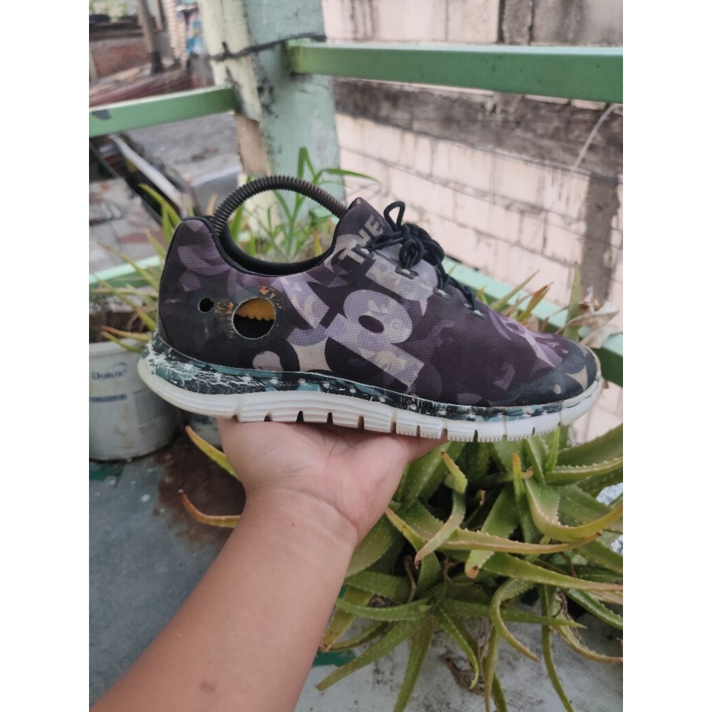 Reebok Zpump Camo Black White Sport Sneakers Original Sepatu Lari Size 42
