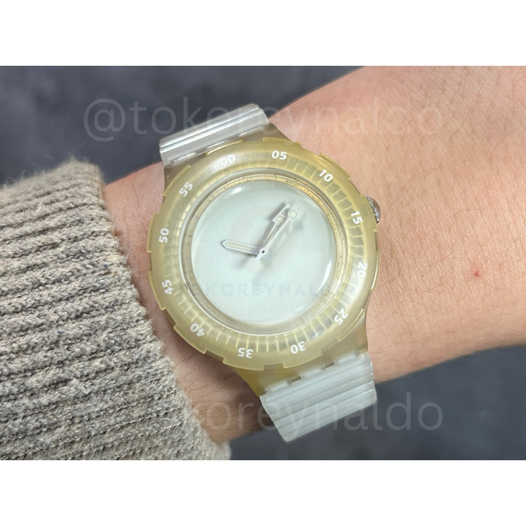 JAM TANGAN VINTAGE 1997 SWATCH SCUBA 200 "KING OF TIDES" GLOW IN THE DARK CLEAR CASE SIMPLE WHITE DI