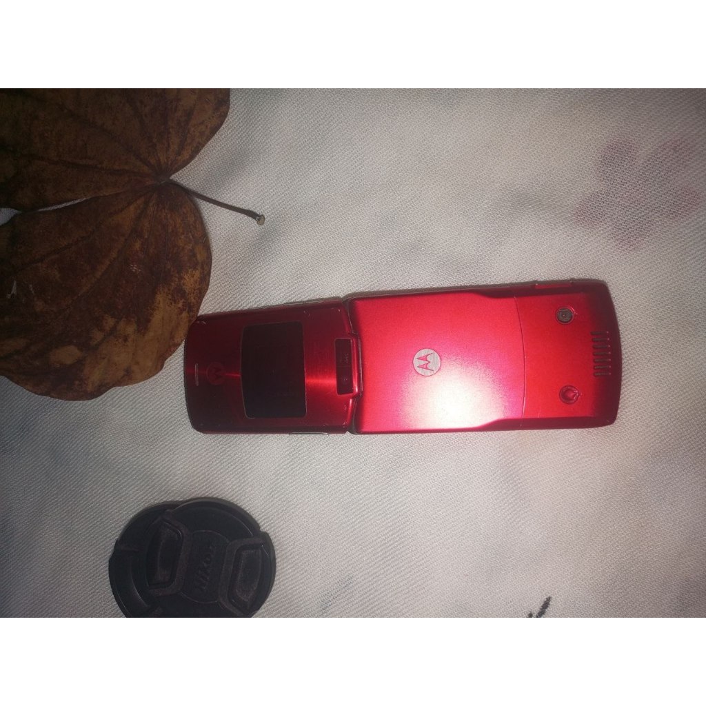 Motorola RAZR V3 Merah HP Jadul Flip Vintage Kolektor Fisik Mulus Untested