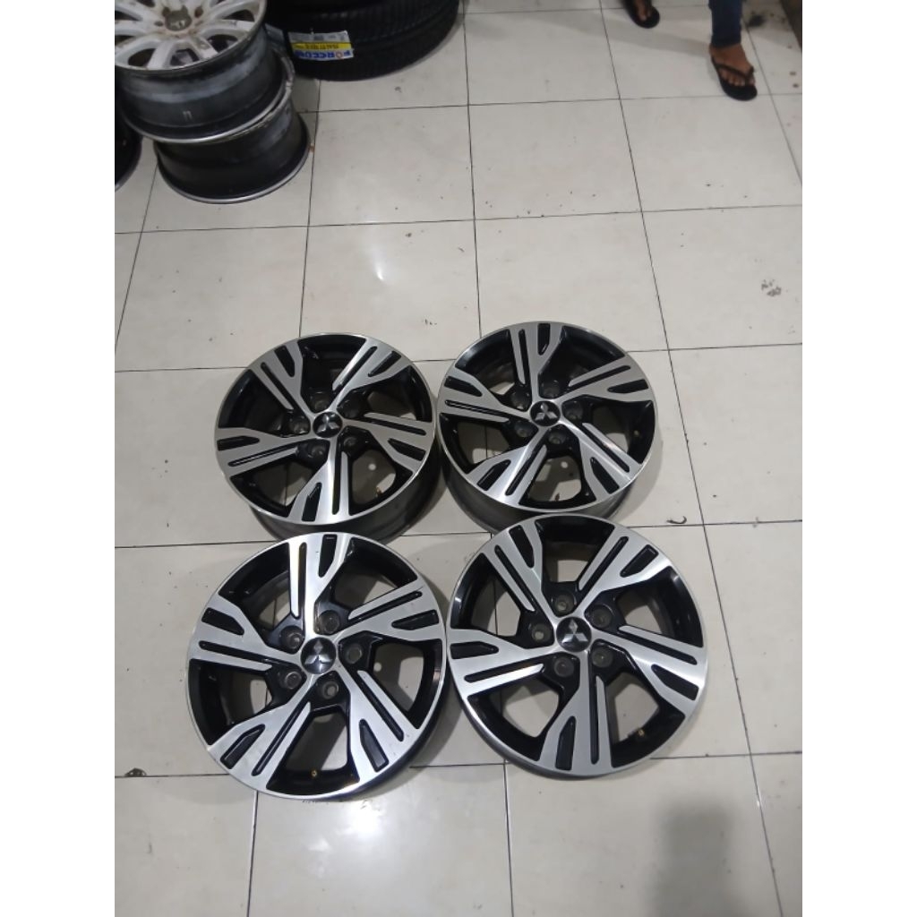 Velg Bekas Copotan Xpander Ring 16x6 Pcd 5x114 Et 45