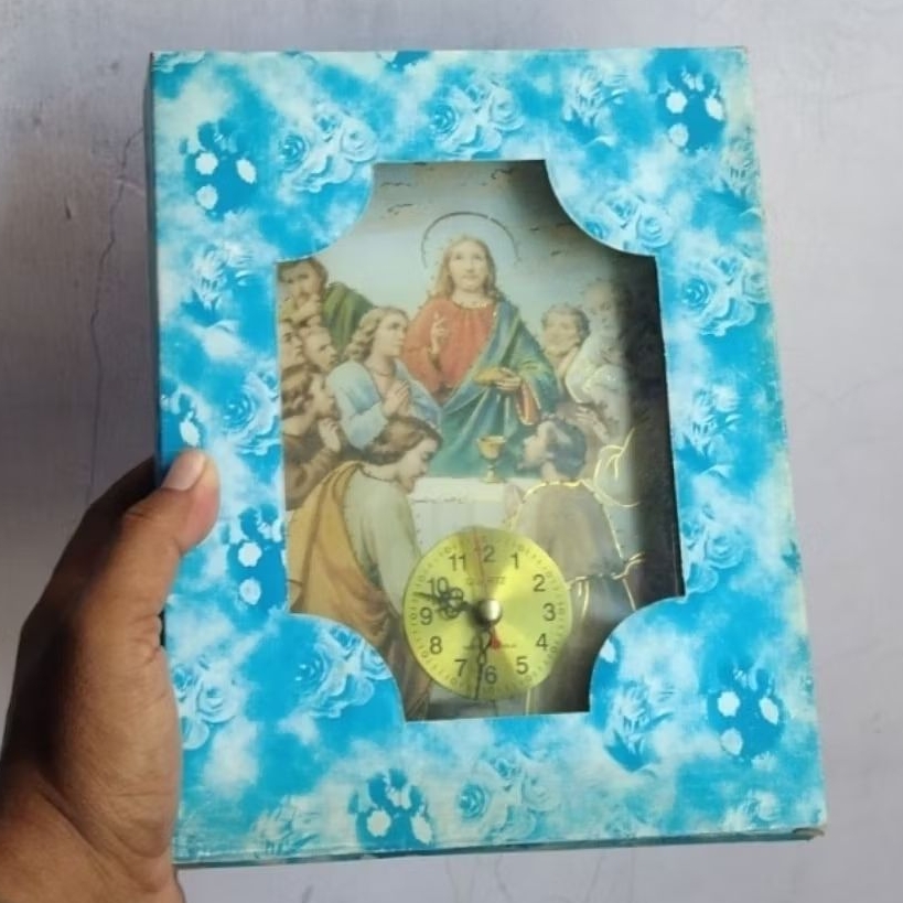 Jam meja gambar Yesus