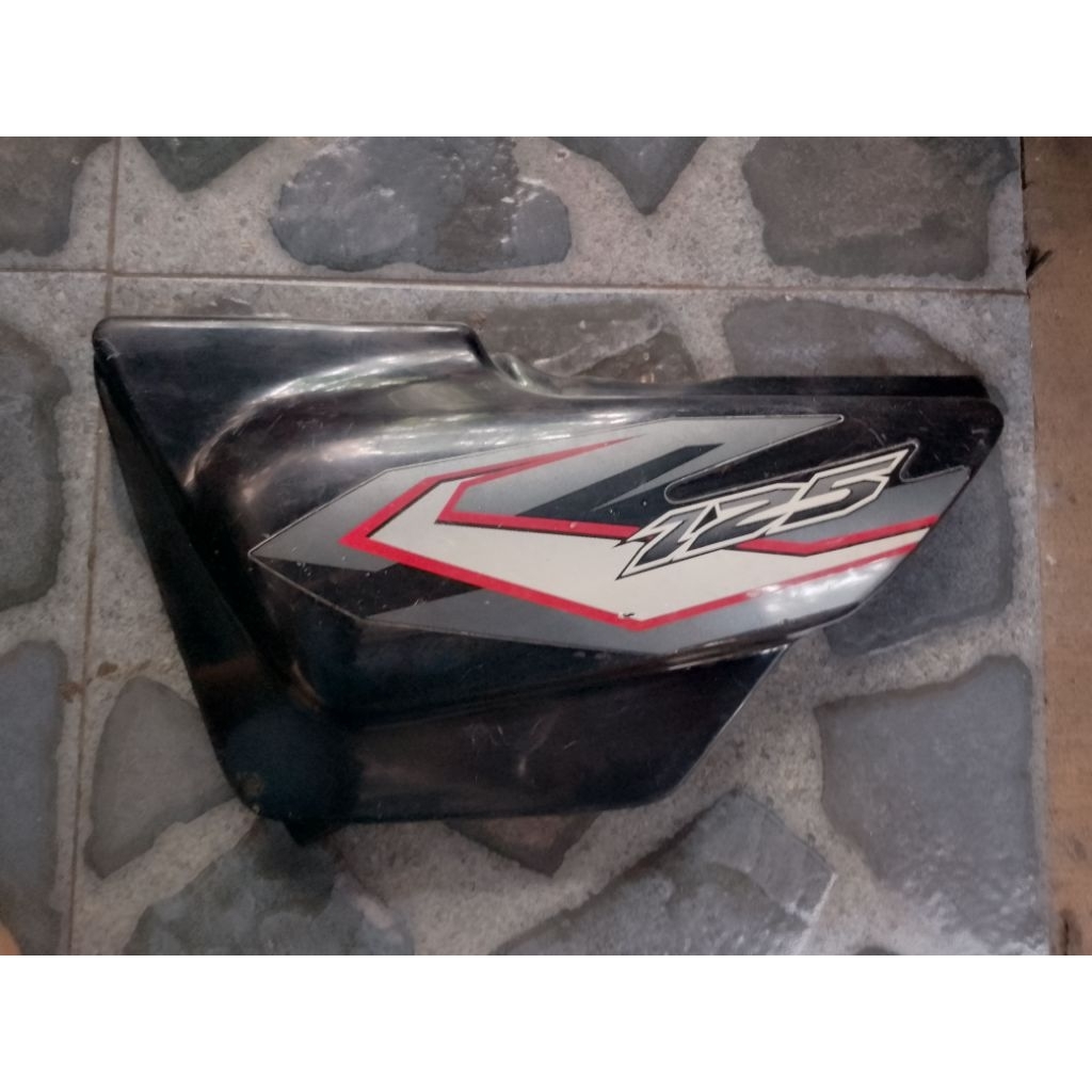 Cover Tutup Aki Box aki Suzuki Thunder 125 sebelah kiri original