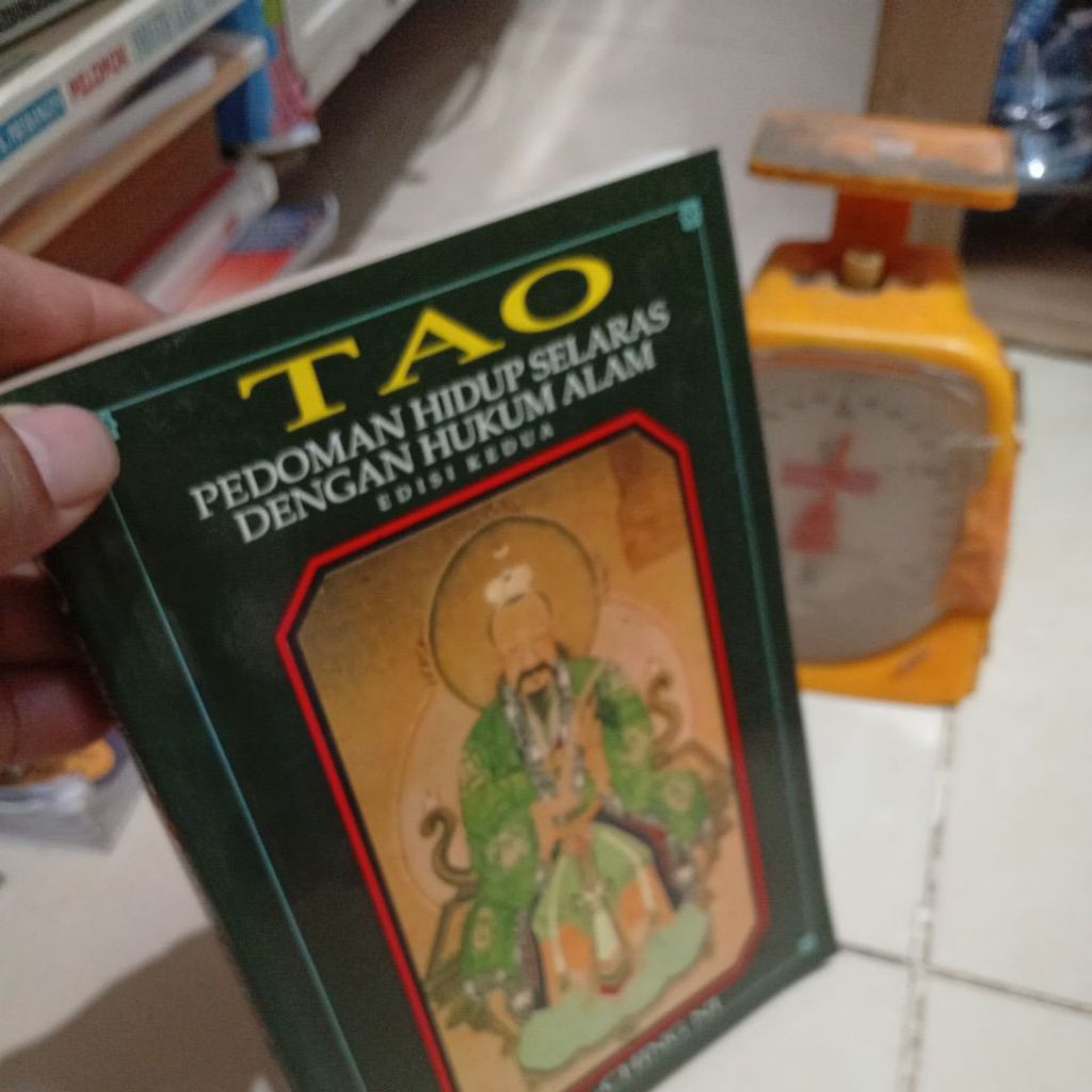 TAO PEDOMAN HIDUP SELARAS DENGAN HUKUM Oleh HUA-CHING NI