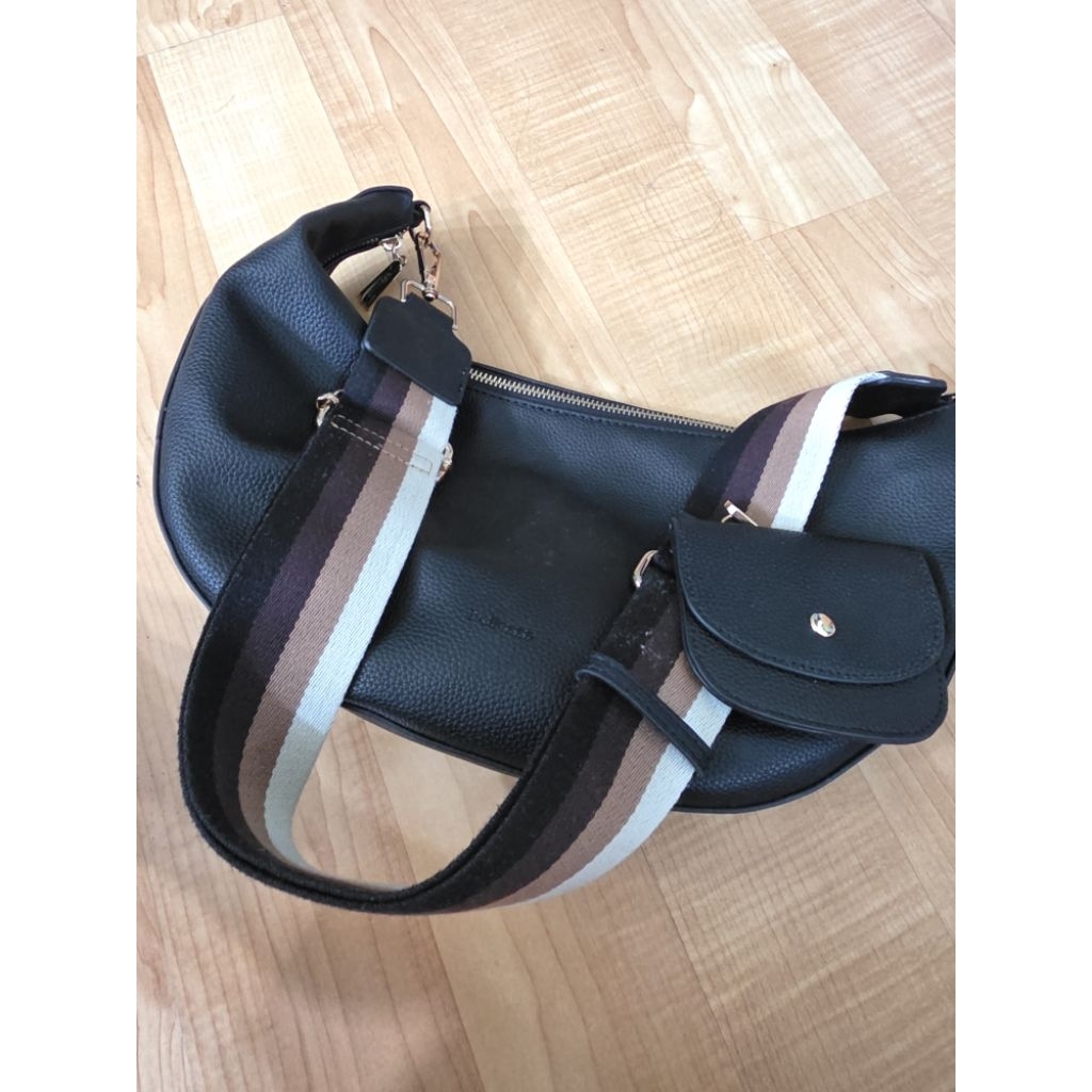 BELLEZZA Sling Bag Hitam PREloved