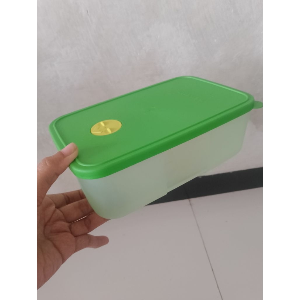 freezermate wadah penyimpan kulkas Tupperware 1,5L baru