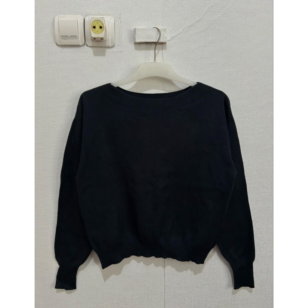 Preloved Crewneck hitam