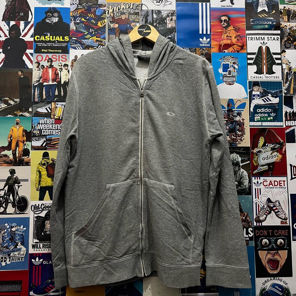 Sweater / Hoodie / Vintage / Second / OAKLEY