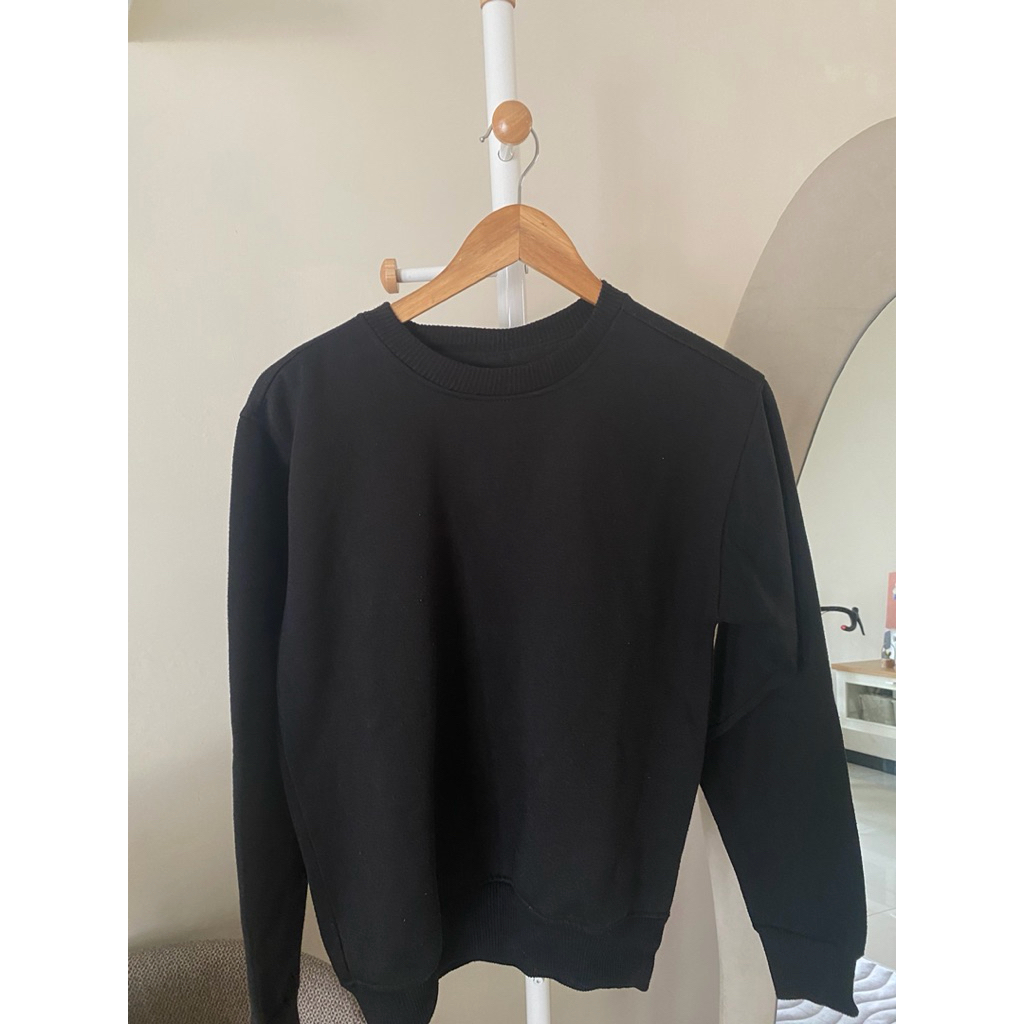 sweatshirt hitam
