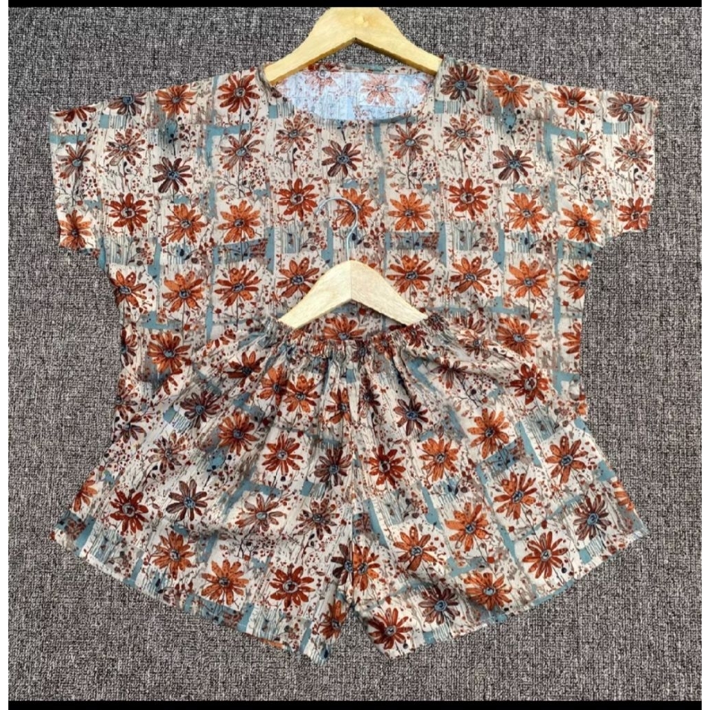Setelan Celana Pendek Semi Crop One Set Pendek