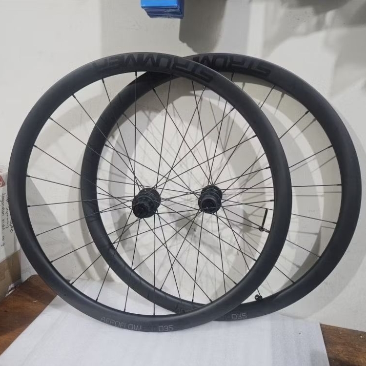 Wheelset Carbon 700c Aeroflow PRO D35 Hub Strummer HR 360 Spoke Pillar 3 Butted Carbon TA Discbrake 