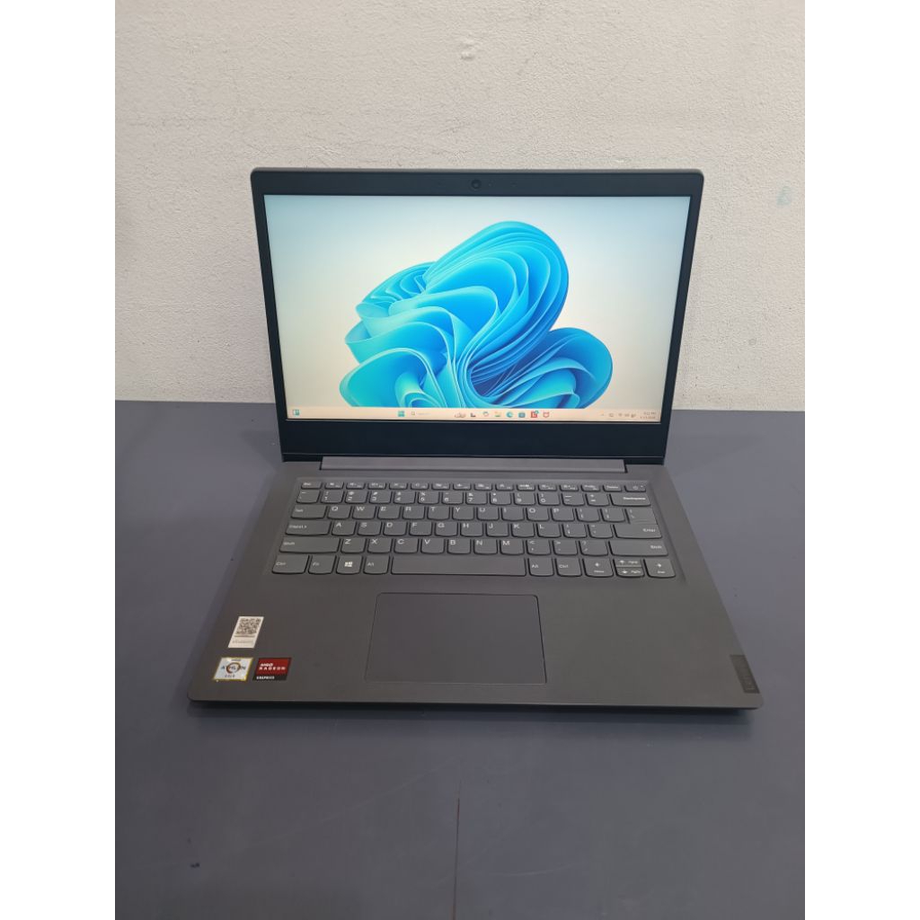 laptop Lenovo V14