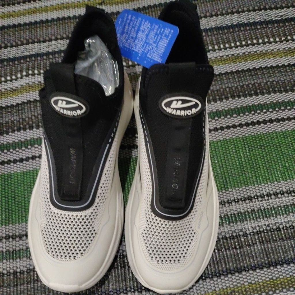 sepatu pria warrior