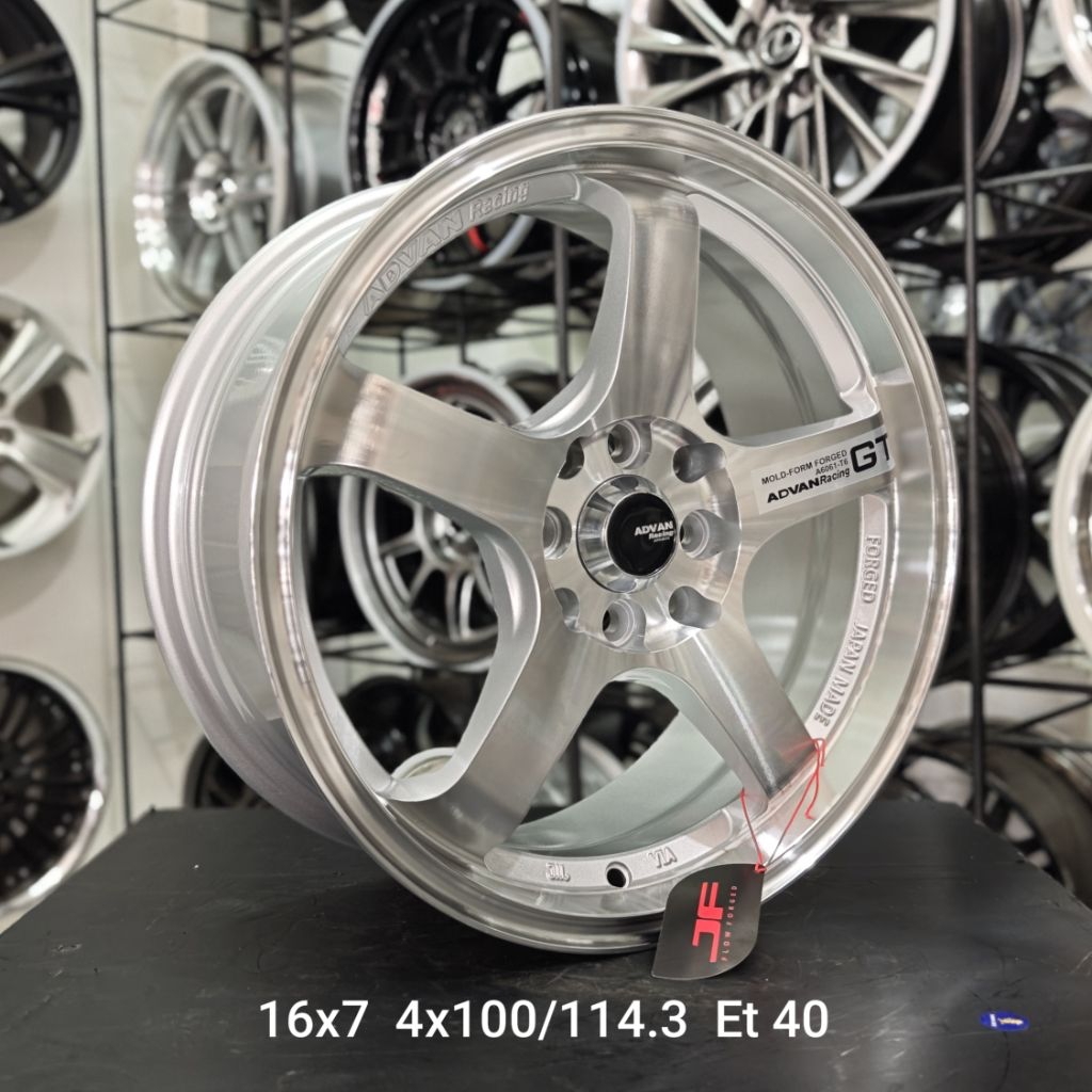 Velg Advan Gt R16 Pcd 4x100/114.3 Lebar 7 Et 40