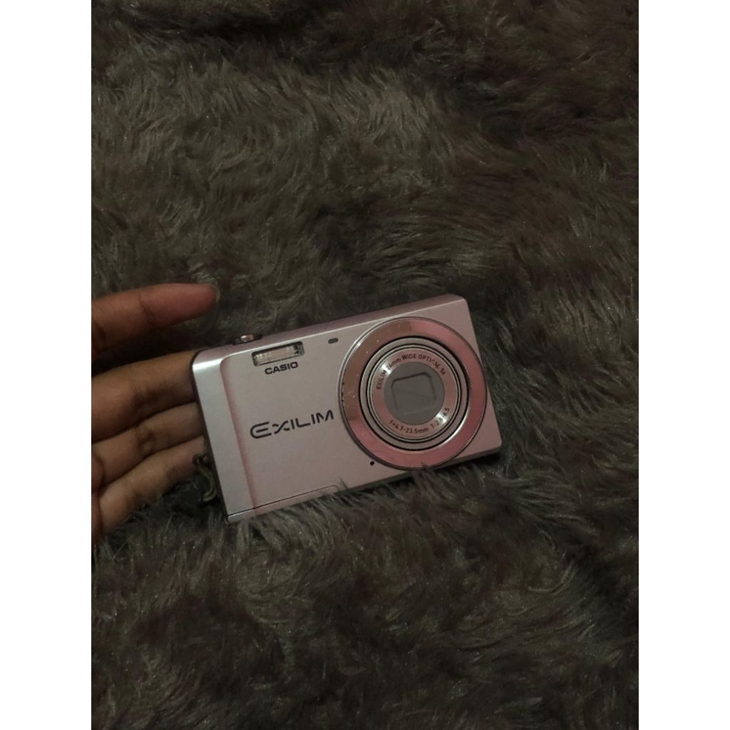 Digicam Casio Exilim EX-ZS5
