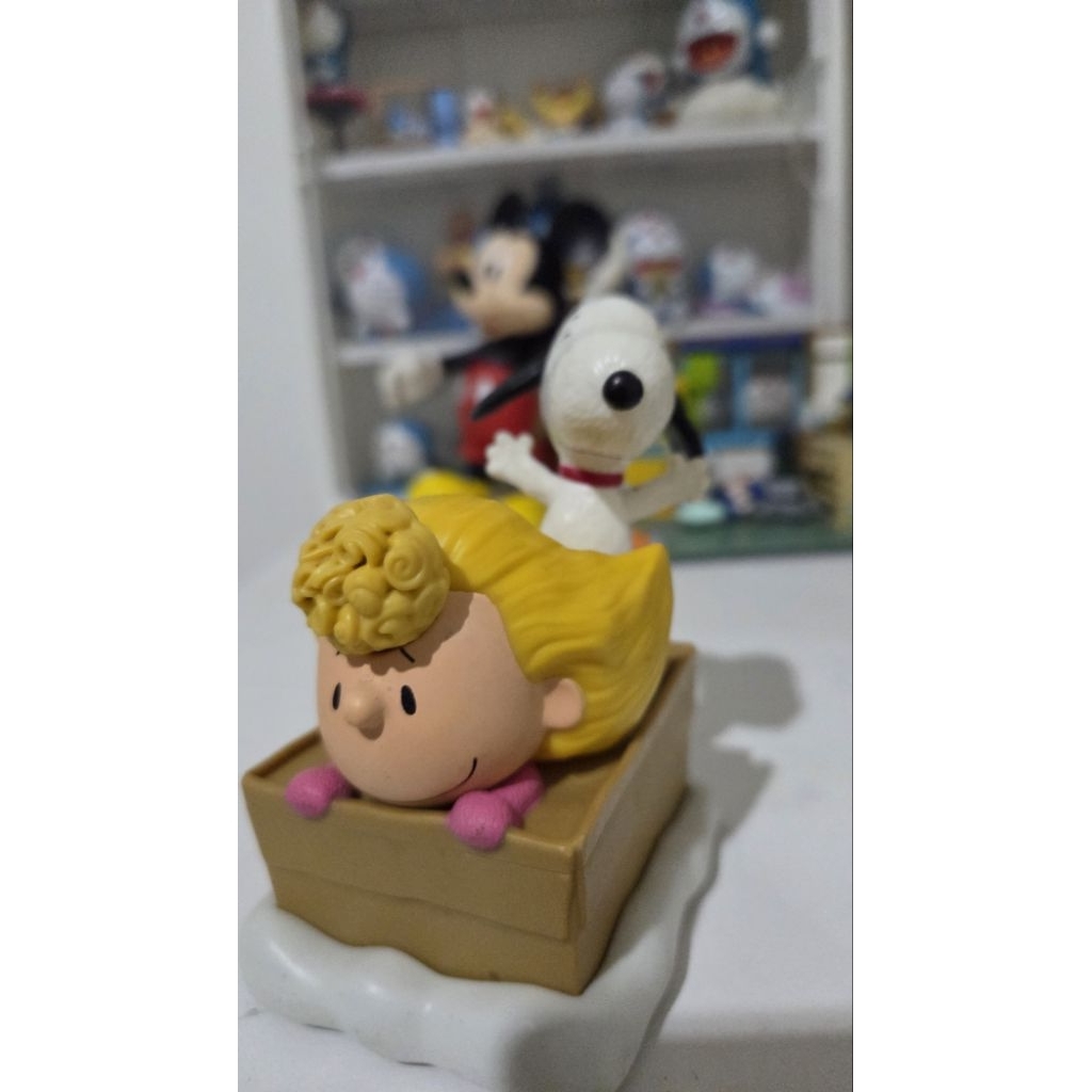 preloved pajangan figure snoopy