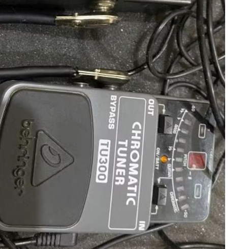 Behringer Chromatic tuner TU300