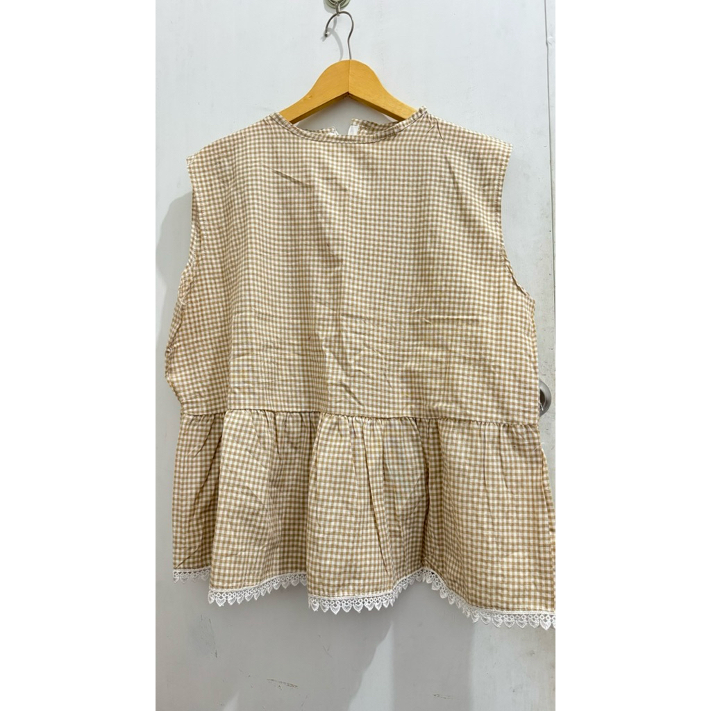 Preloved inner ruffle lace warna cream
