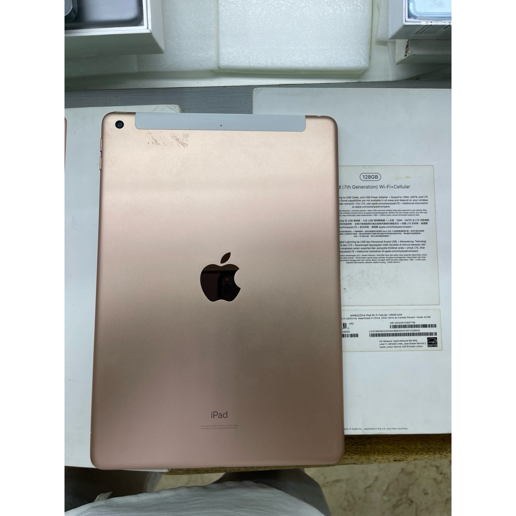 APPLE IPAD 7 128GB celuler+wifi (bisa kartu) ex inter ( used / second ) mulus / Tab murah original