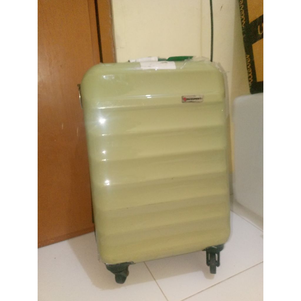 Koper 20 Inch Passport Ace Hardware Preloved