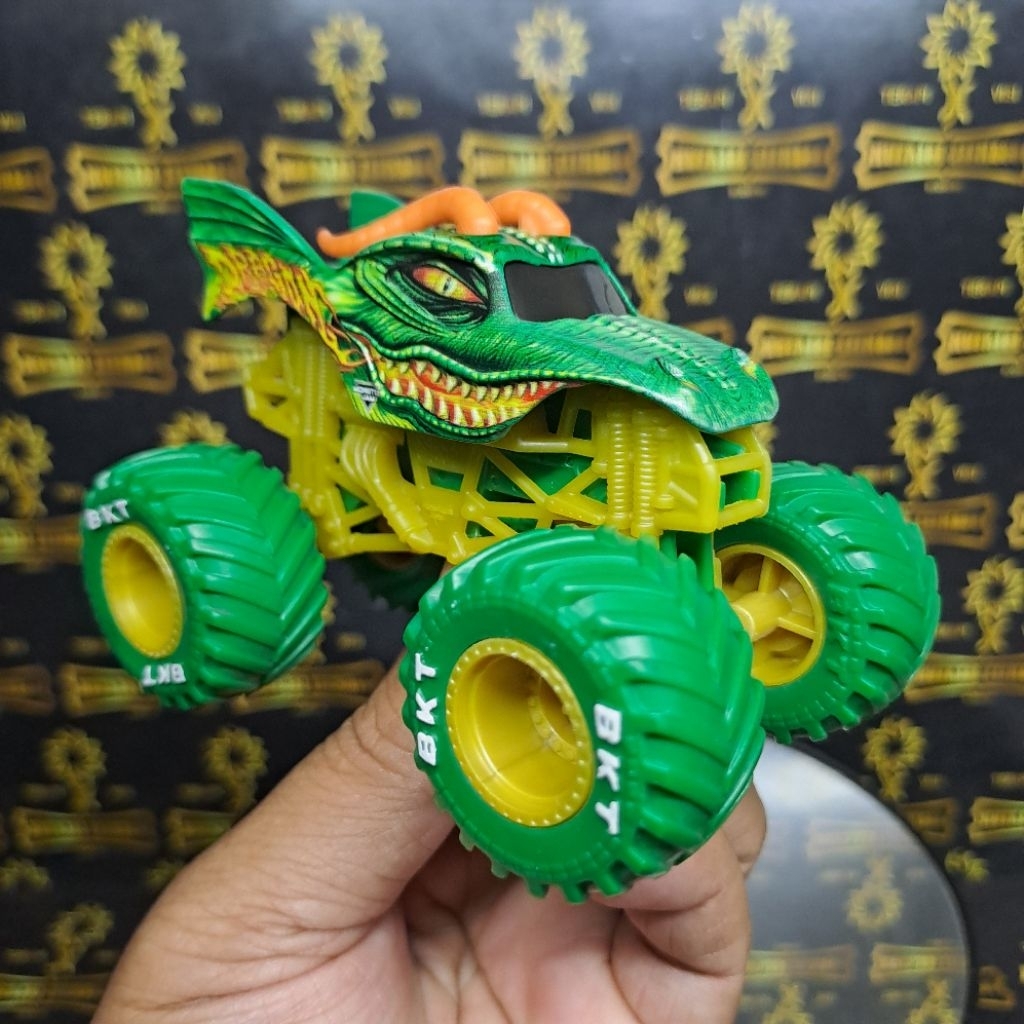 99% LOOSE MONSTER JAM LOOSE MONSTER JAM DRAGON MONSTER JAM 1:64 MONSTER JAM KOLPRI KONDISI 99%