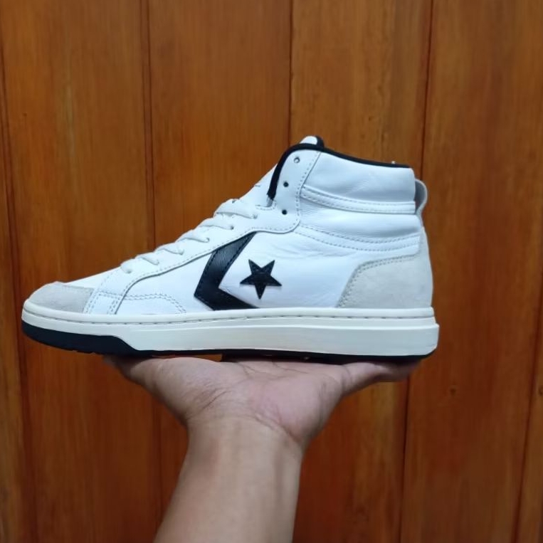 Converse Pro Blaze V2 Leather - LIKE NEW