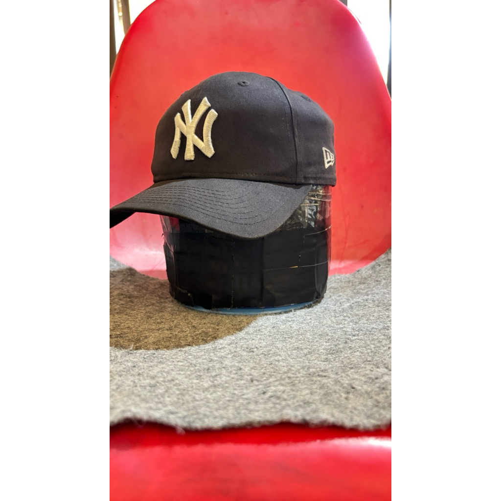 topi new era second NY stelan hitam pekat