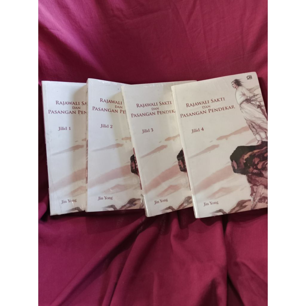 Buku set rajawali sakti jld1-4 - jin yong