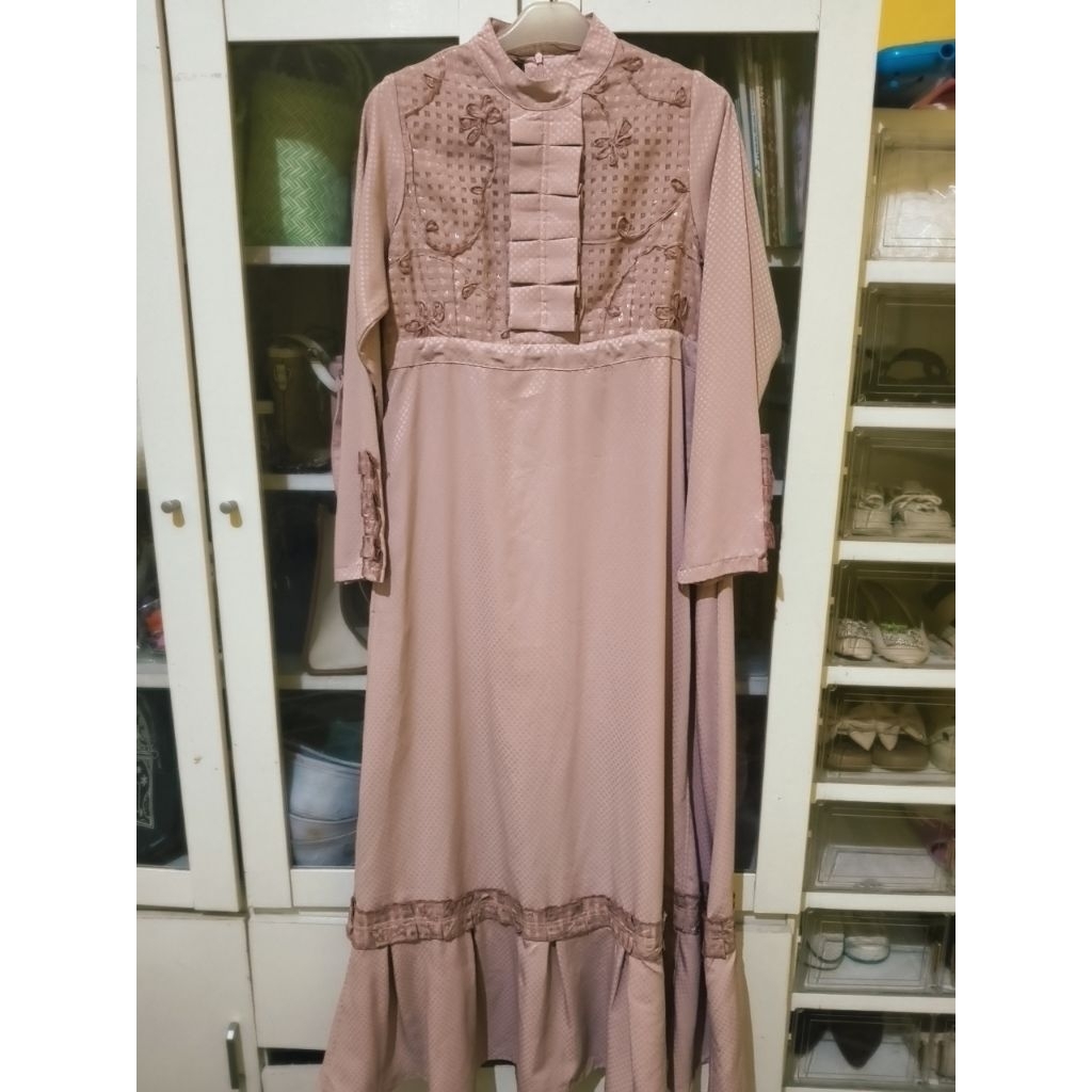 dress by Nabe