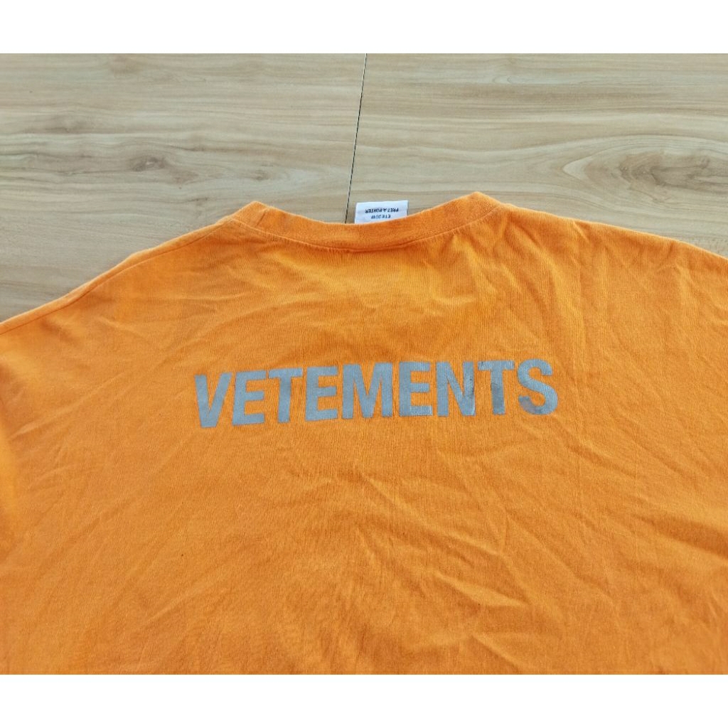 Kaos Vetements