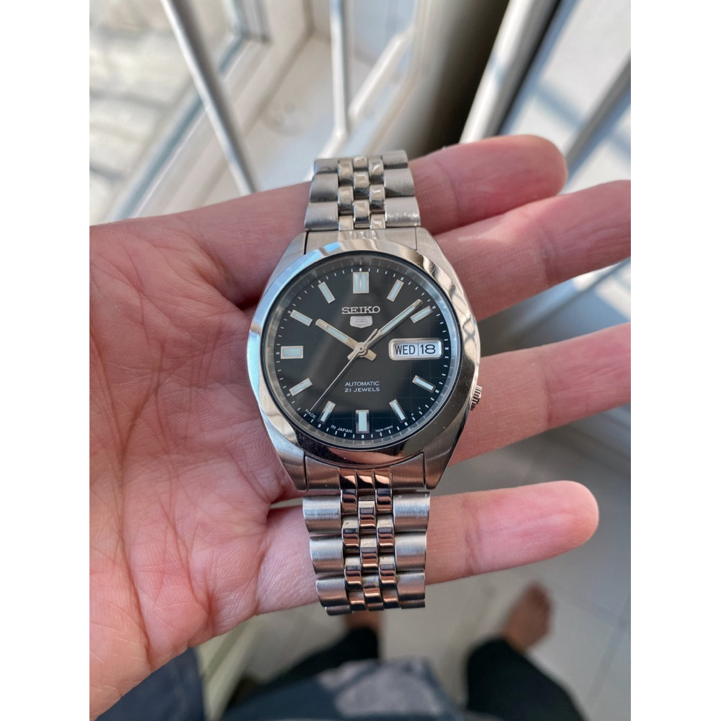 Seiko 5 SNXS79 automatic movement 21 jewels Ref 7S26-00X0 Jubilee bracellet full original kondisi is