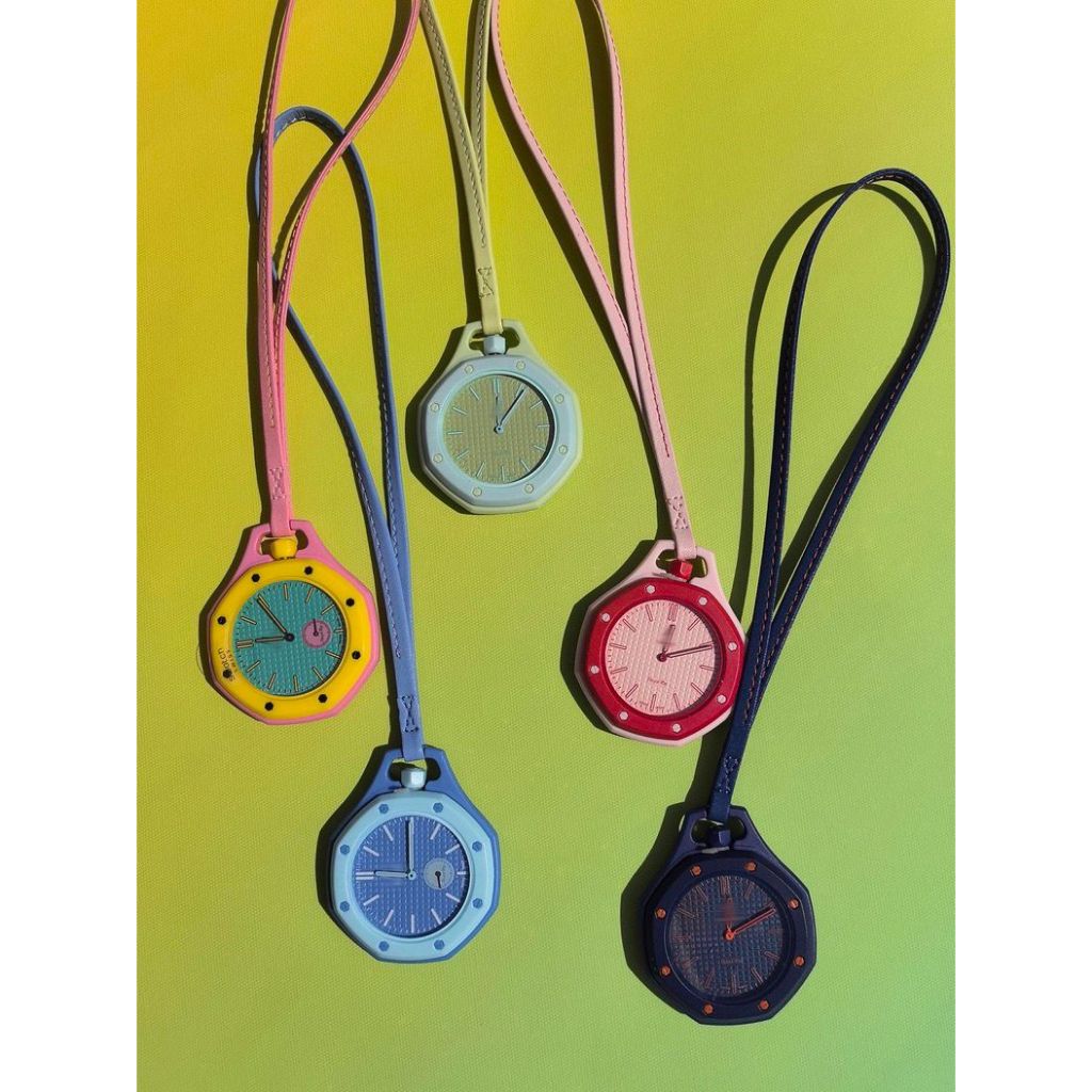 Arloji gantung jam gantung fashion mirip swatch royal pop