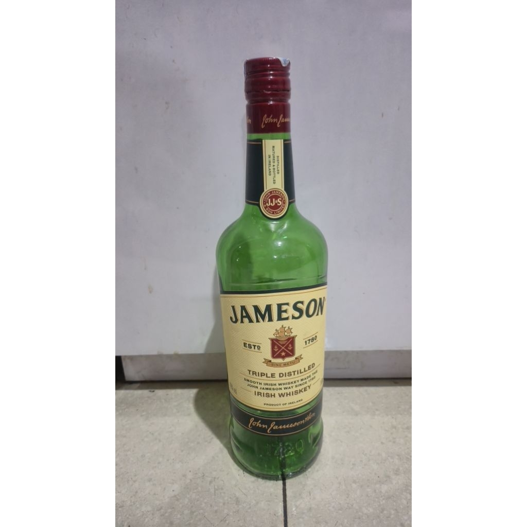 Botol bekas miras Jameson Triple Distilled 1 liter