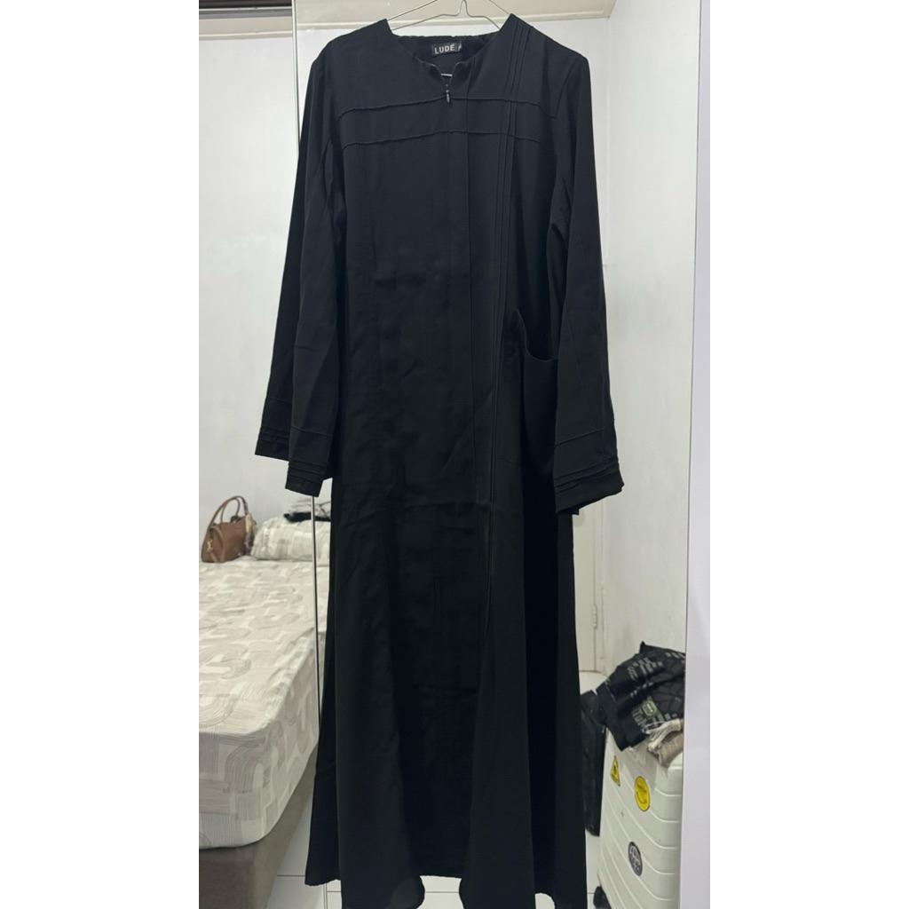 preloved abaya by LUDE