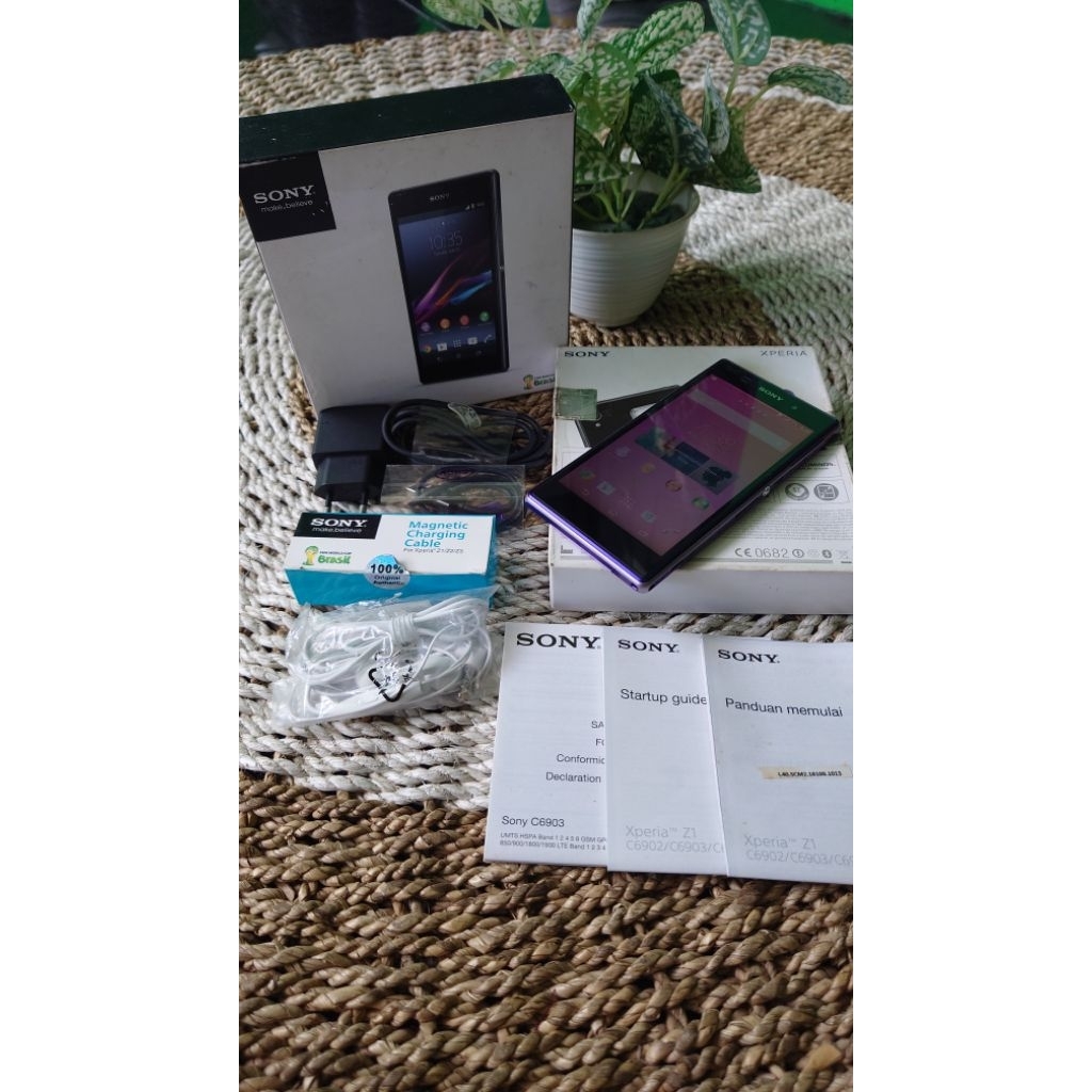 Sony Xperia Z1 Purple Ex Display Mulus 98%