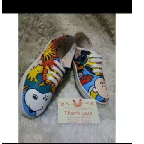 sepatu snoopy