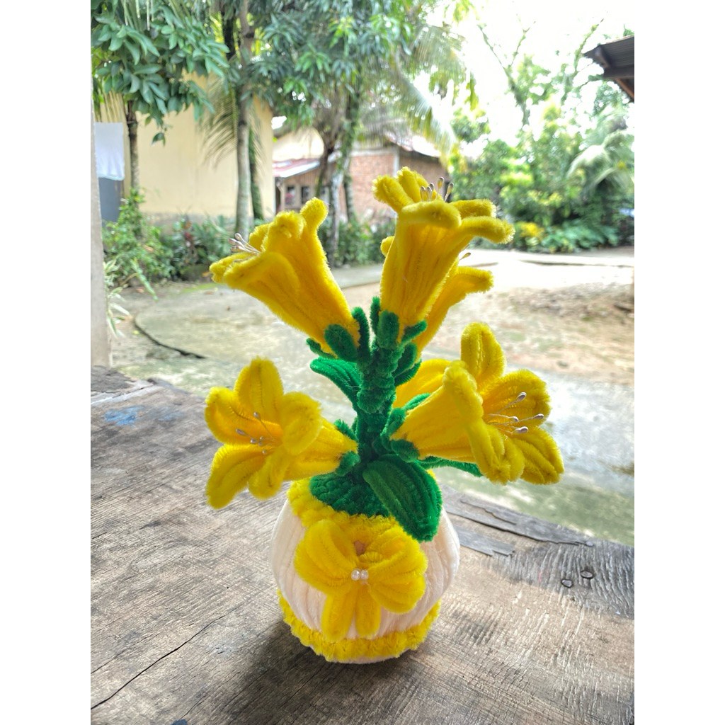 bunga hiasan kawat bulu bunga terompet kuning