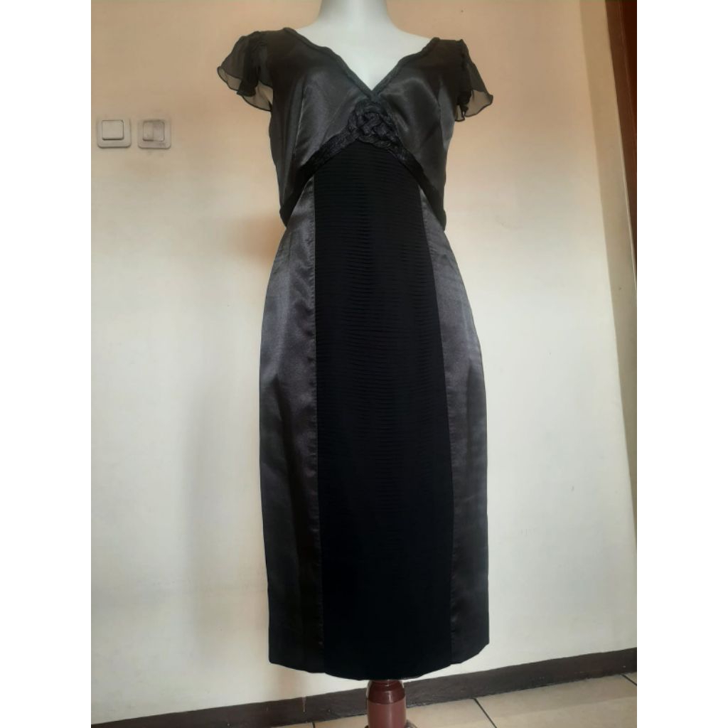 Preloved gaun/dres KAREN MILEN
