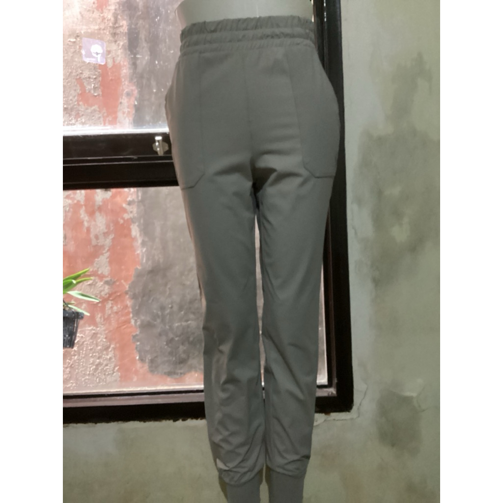 celana jogger olahraga wanita Xexymix S khakhi