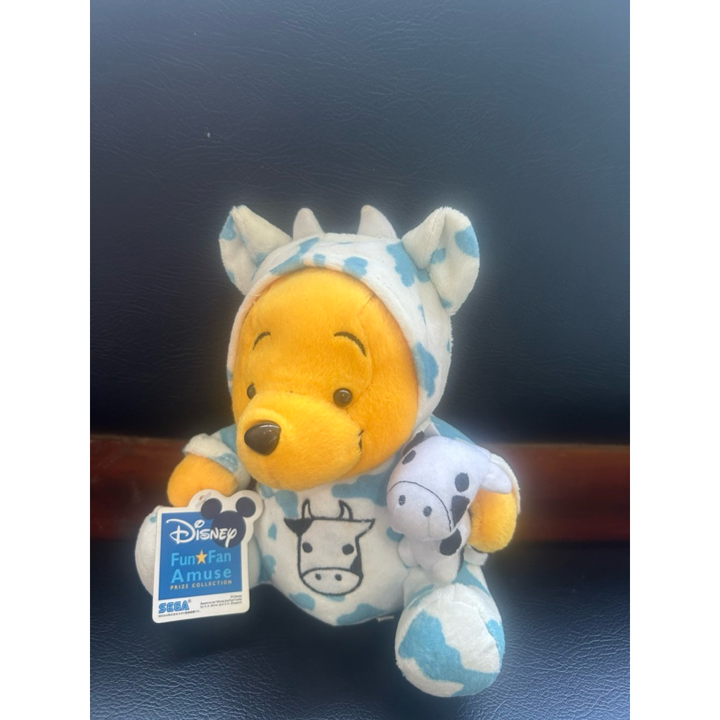 Boneka Disney Pooh (edisi kostum sapi)