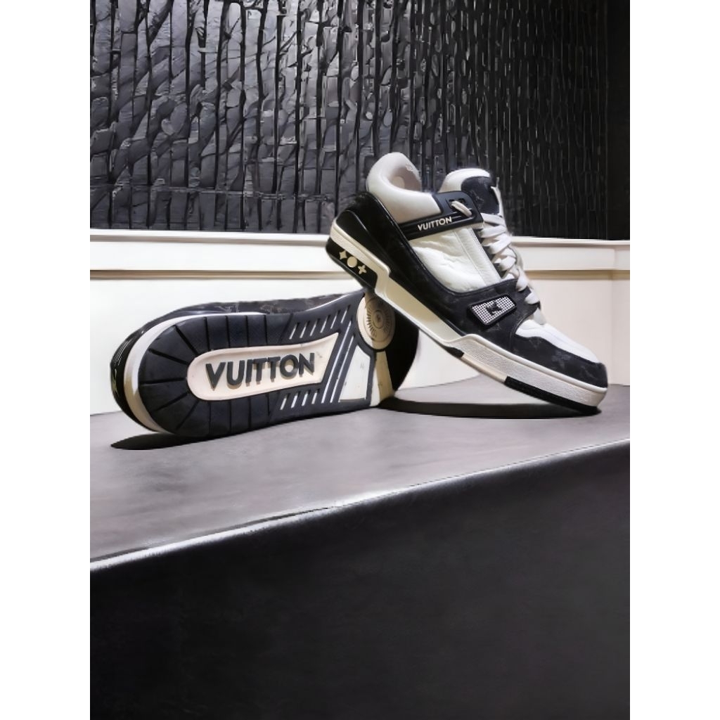 LV Trainer Sneaker 43 UK 8.5