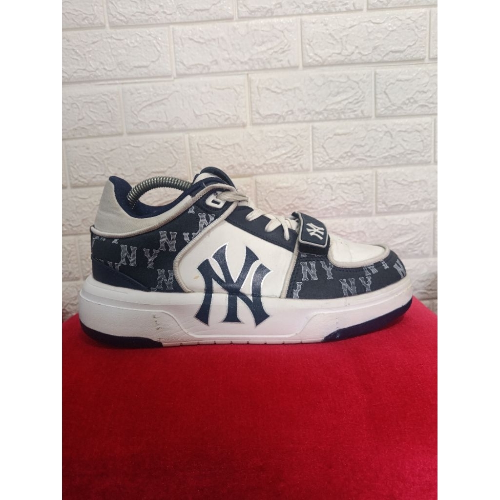 Sepatu sneaker running basket hiking outdoor second seken branded MLB original