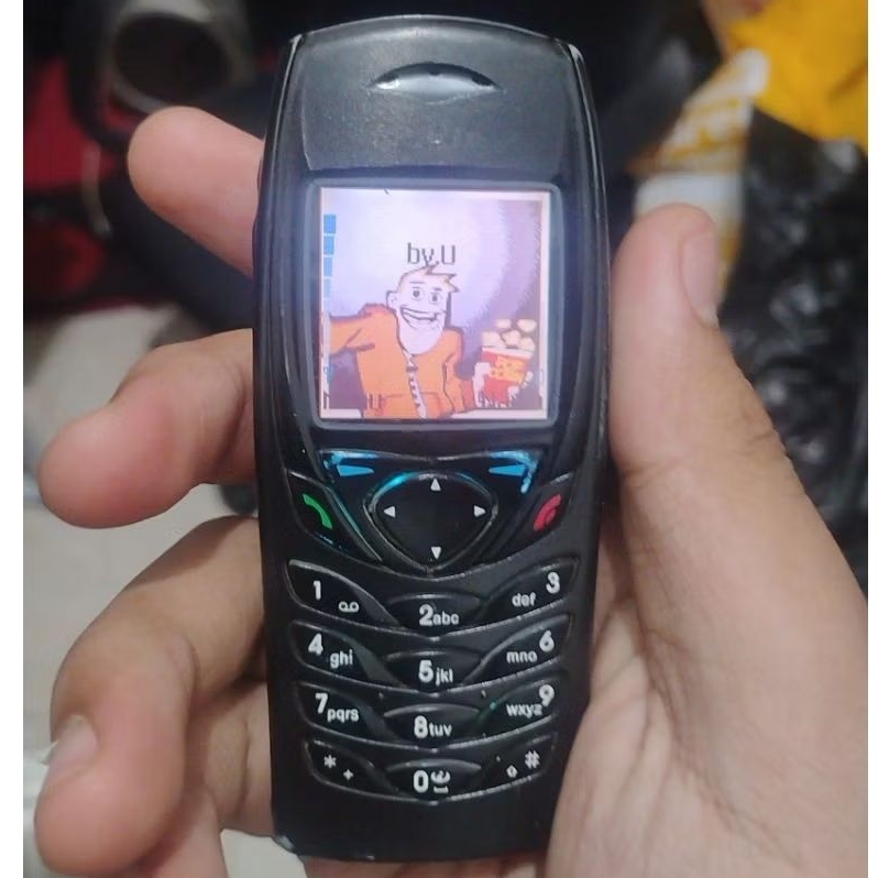 Nokia 6100 nyala