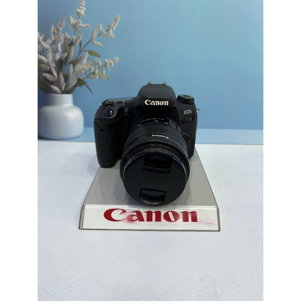 Canon EOS 77D