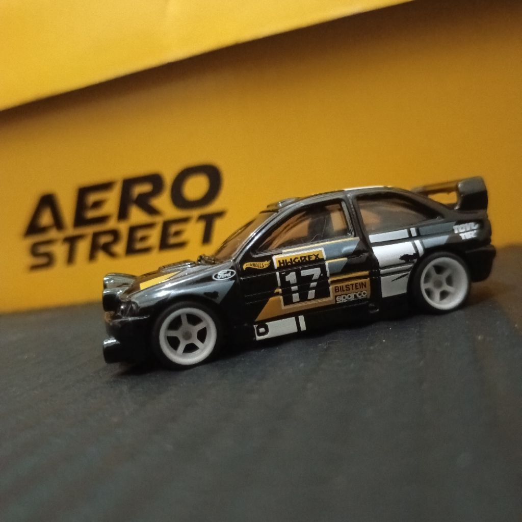 HW Ford Escort Rally (Ban Karet)