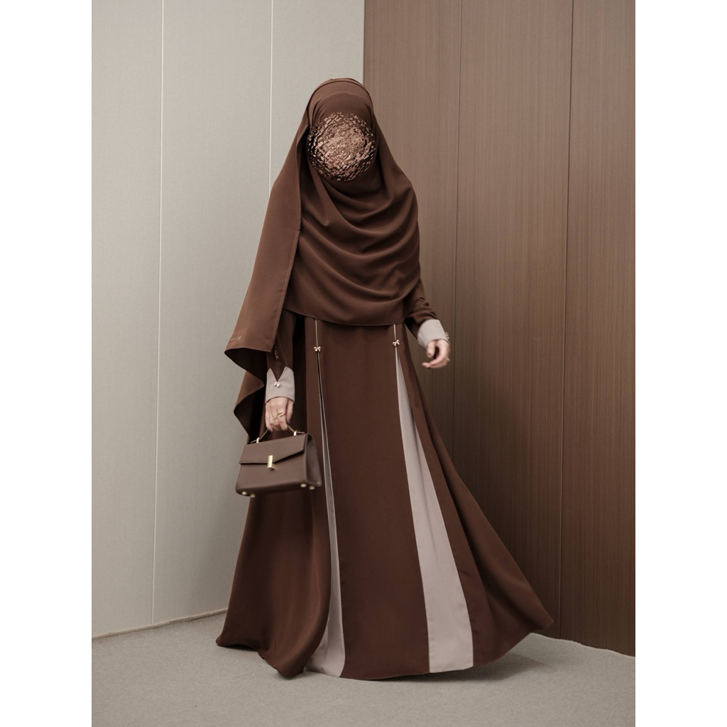 Hally by Fameeya l Abaya Kombinasi Manis l Abaya Elegant l Motif Pita Lucu l