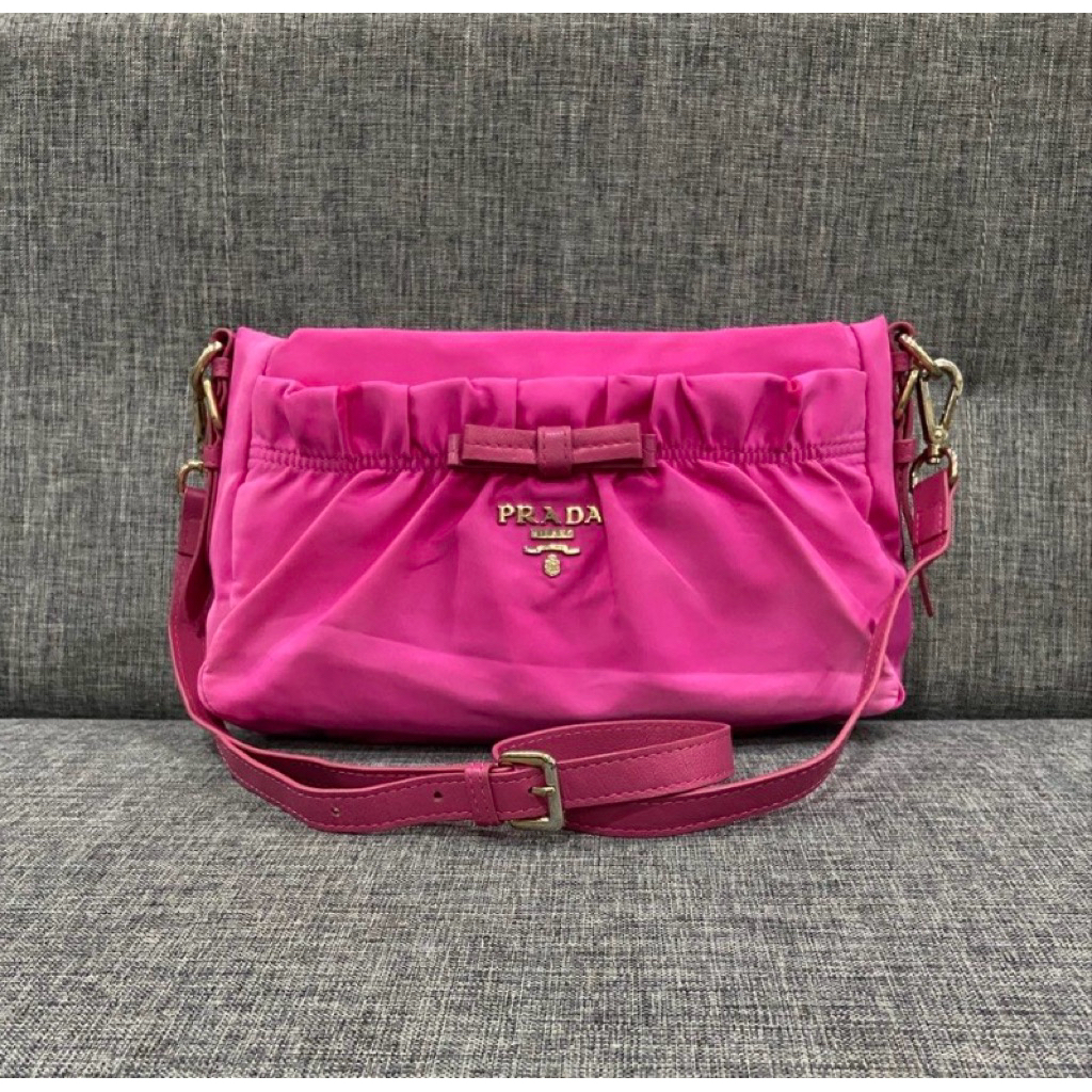 Preloved Tas Prada**