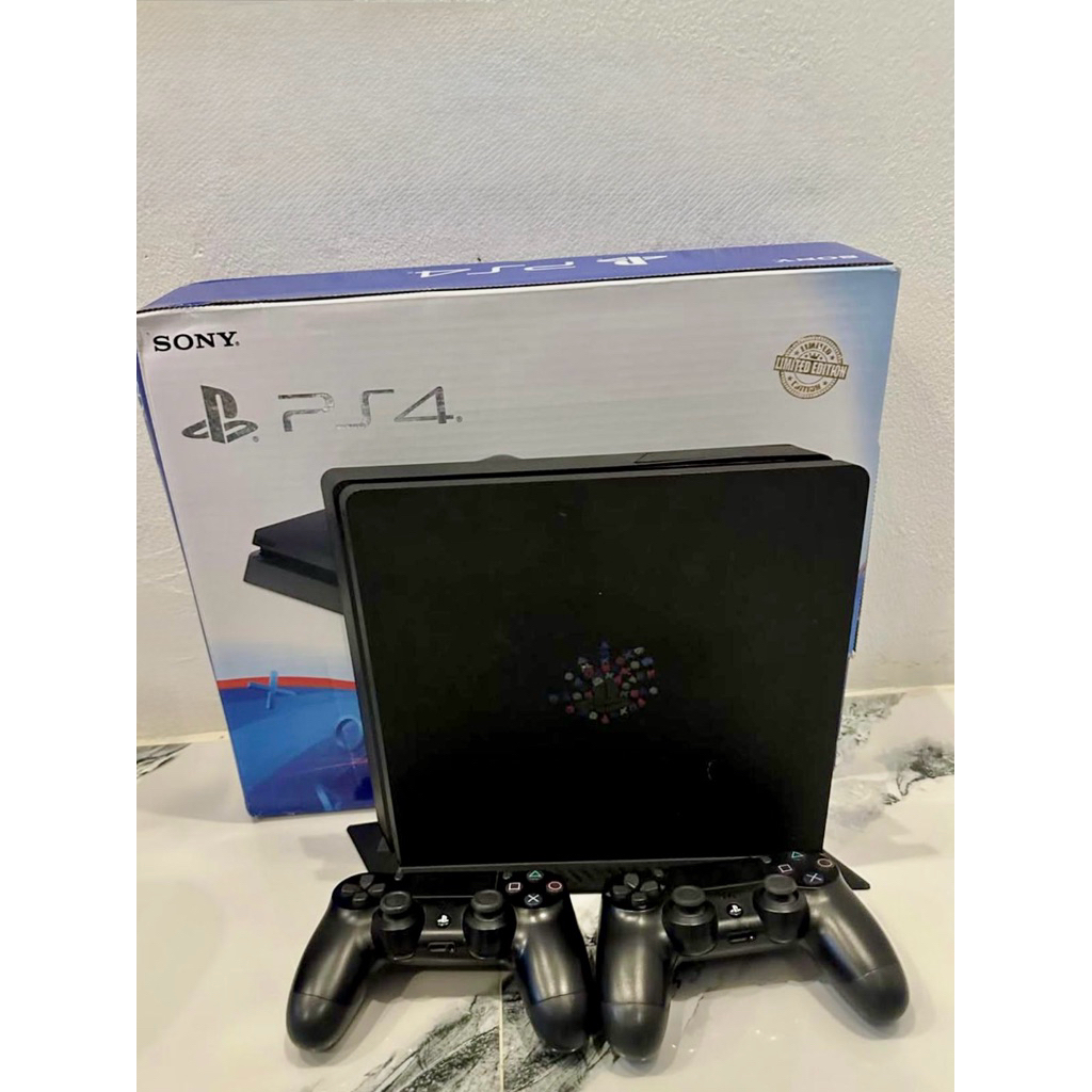 PS4 slim hen 6.72 1TB