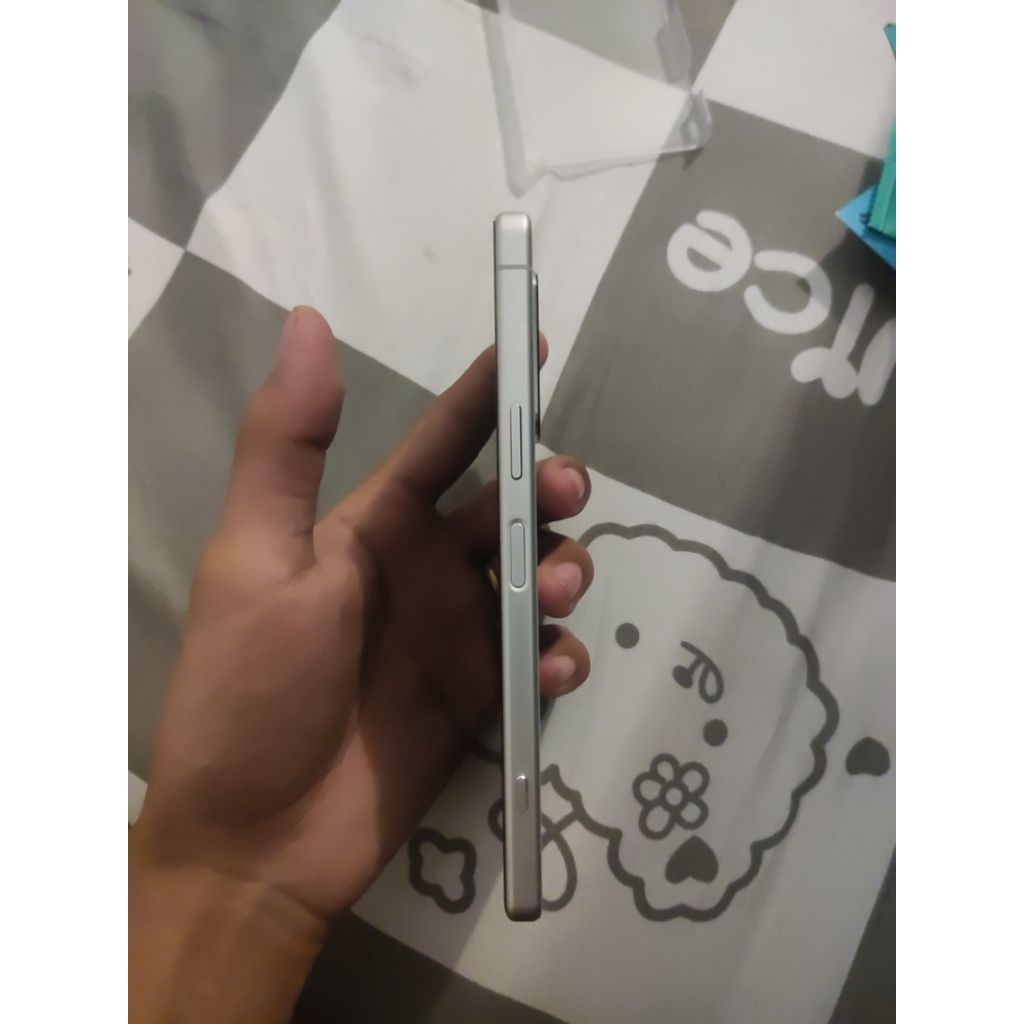 Sony Xperia 5 IV, LCD Bergaris