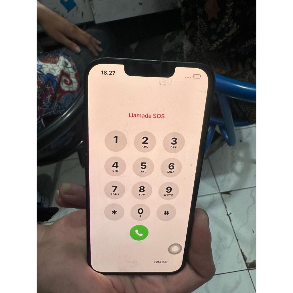LCD Iphone 13 (minus garis sebelah kiri)